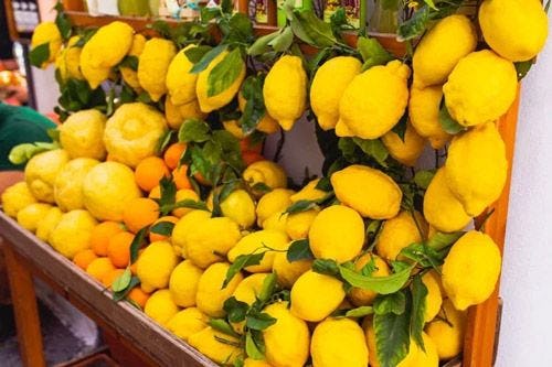 Sorrento lemons on a cart