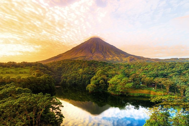 Things to do in Costa Rica, volcano walk, Top Villas