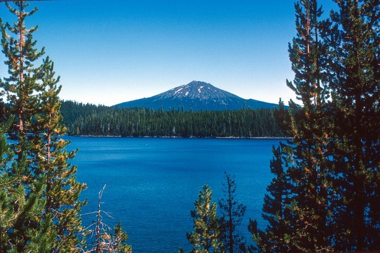 things-to-do-in-oregon-cascade-lakes-scenic-byway.jpg