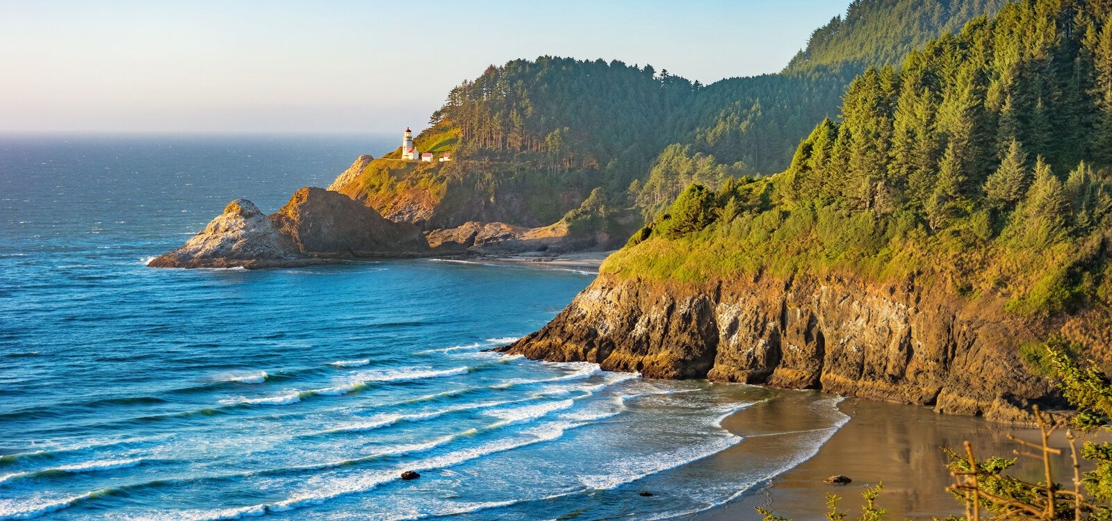 Things to do in Oregon, Heceta Head lighthouse. Top Villas