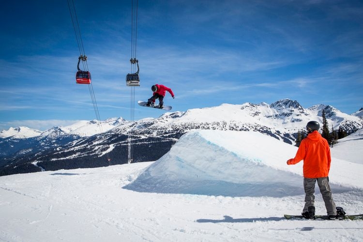 things-to-do-in-oregon-mt-bachelor-snowboard.jpg