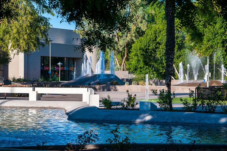 Things to do in Scottsdale, Civic park fountains