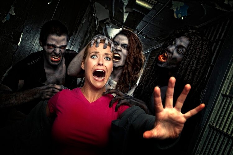 Things to do near Encore Resort, haunted house attraction, zombies