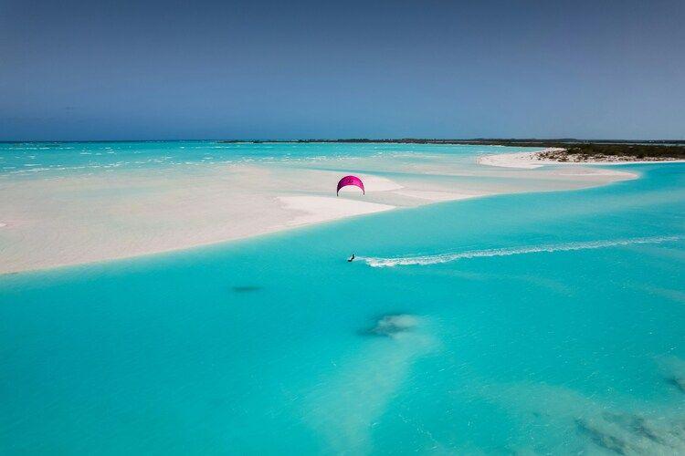 Things to do in the Bahamas, watersports, paragliding, Top Villas