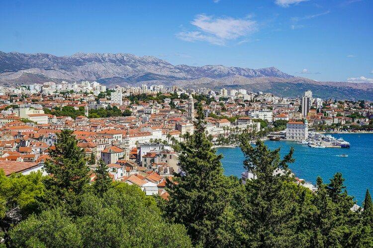 The best things to do in Split, view of the city, Top Villas