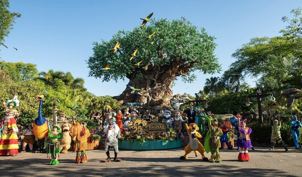Villas near Animal Kingdom, Tree of Life with Disney characters