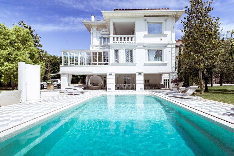 Villas with pools in Florence, Villa La Perla Bianca, Top Villas
