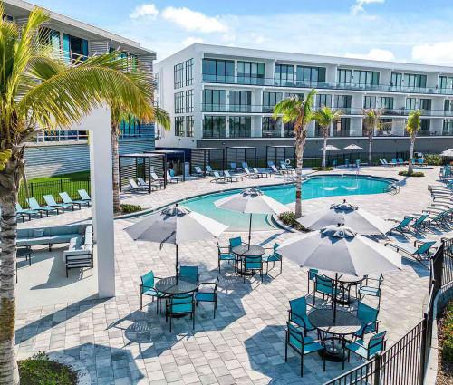 Harbor Island 33