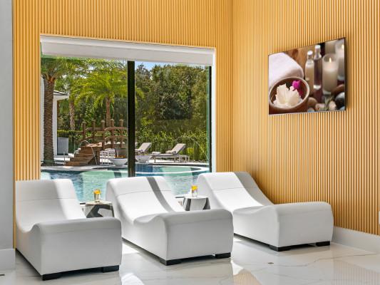 Reunion Resort 18000