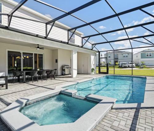 Windsor Cay 32