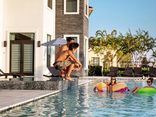 Reunion Resort 13000