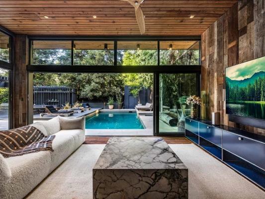 Hollywood Hills 9