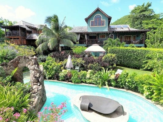 C'est La Vie Saint Lucia villa with pool
