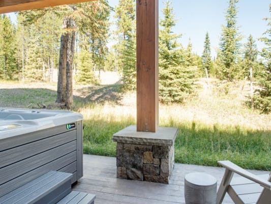 Big Sky 3 Montana mountain cabins with hot tubs