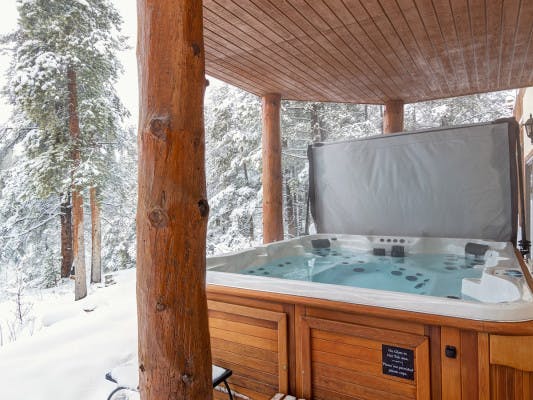 Breckenridge 9 mountain cabin with hot tub
