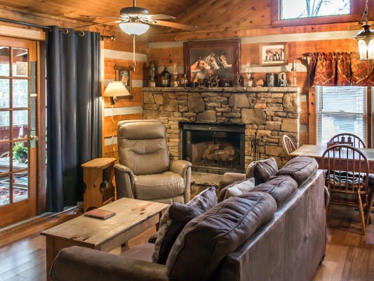 Pigeon Forge 58 romantic cabin with fireplace rental