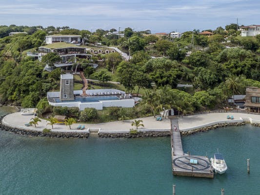 Mount Hartman Bay Estate - villas with boats