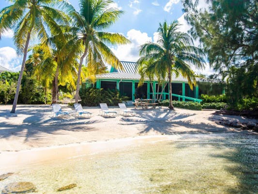 Fingertip beachfront villas Cayman Islands