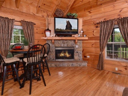 Gatlinburg 6 romantic cabin with fireplace rental