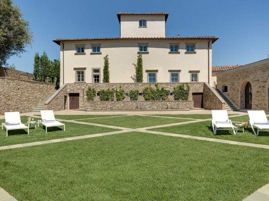 Large villas in Tuscany Feronia