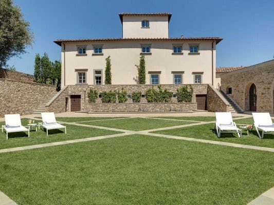 Large luxury villas Europe Feronia