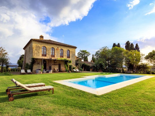 Lagesta Tuscany villa with private pool and sun loungers