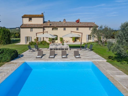 Glaucina villa in Tuscany with private pool