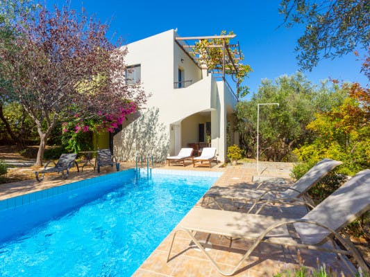 Villa Manolis Crete villas with pools