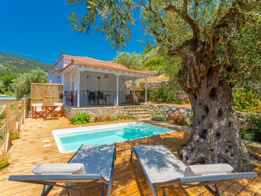 Neptune beachfront villa in Alonnisos, Greece