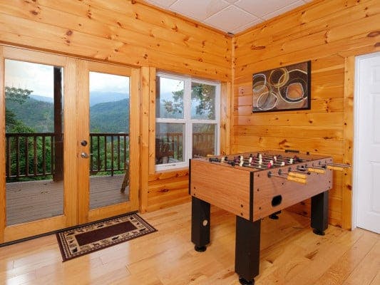 Gatlinburg 18 cabin with game room