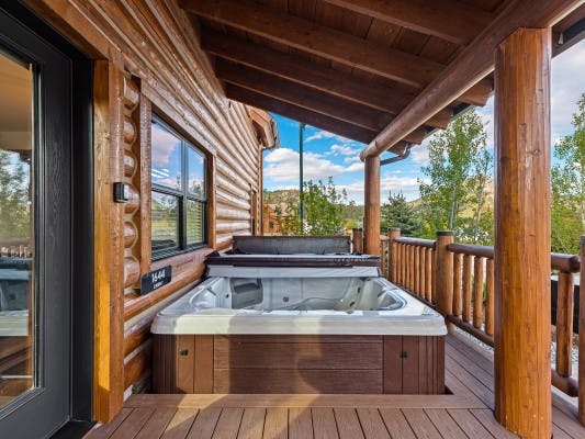 Estes Park 8 cabin with hot tub