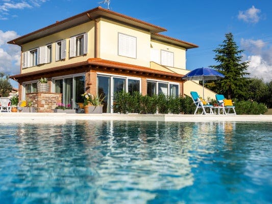 Il Nocciolo villa in Tuscany near beach