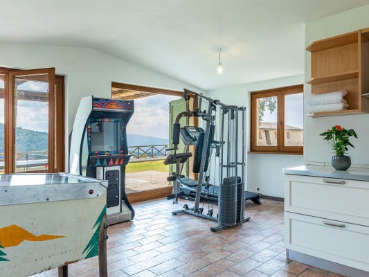 Torre Ginestre Arezzo villas with home gyms