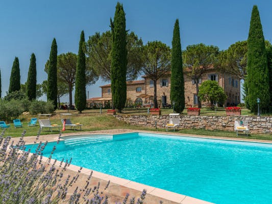 Casale Brolio Arezzo villas with pools