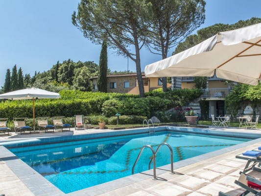 Il Vignale Arezzo villas with pool