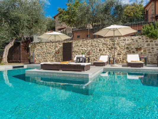 Villas in Tuscany with pools Casale Montegiovi