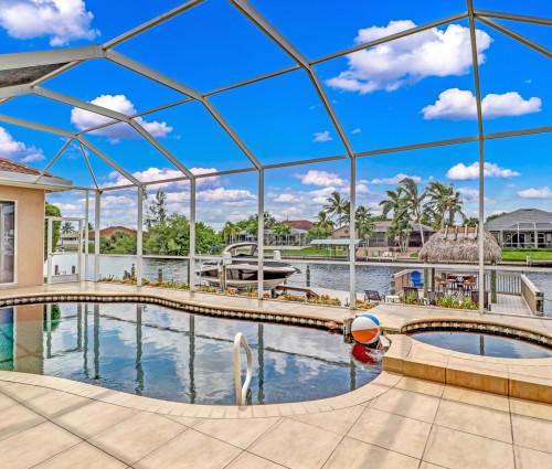 Cape Coral 725