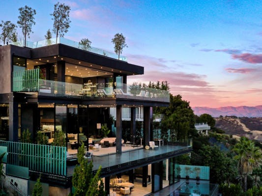 Los Angeles 163 future stays villa