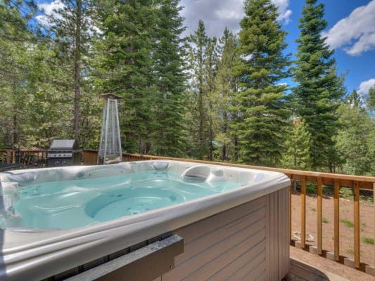 Lake Tahoe 109 Lake Tahoe cabin rentals with hot tubs and pools