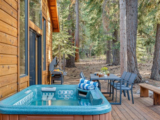 Lake Tahoe 121 Lake Tahoe cabin rentals with hot tubs and pools