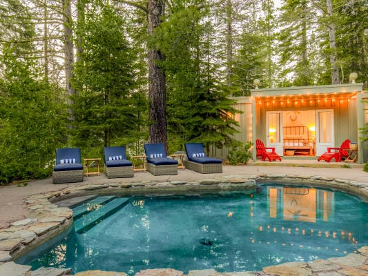 Lake Tahoe 95 cabin with pool