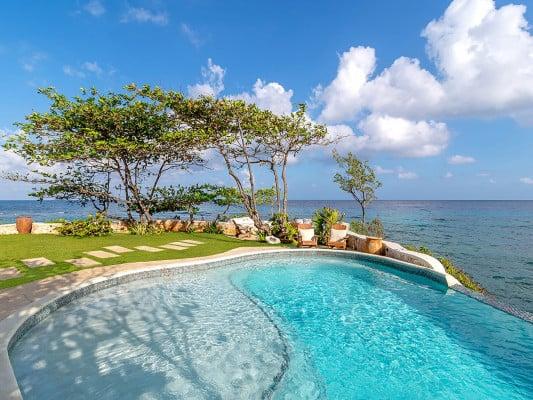 Hidden Bay by the Sea