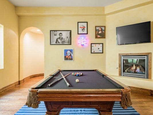 Paradise Valley 24 rentals with games rooms for large groups