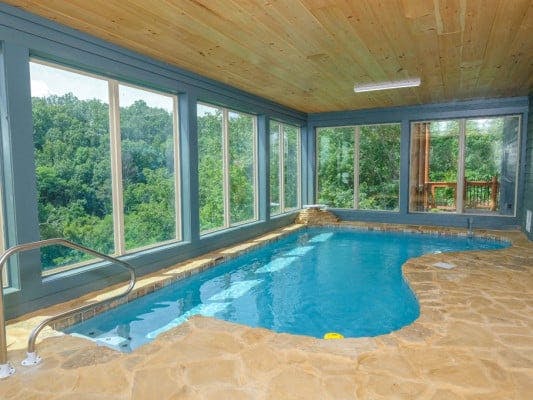 Pigeon Forge 100 cabin with pool