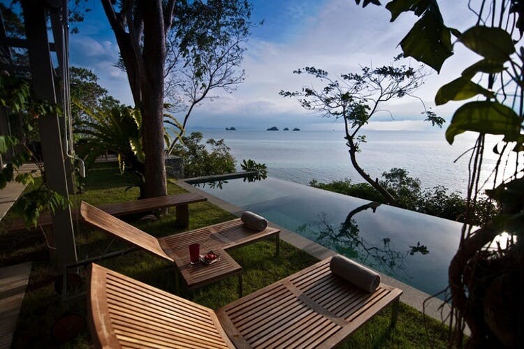 infinity pool, loungers and sea in Talin Ngam 2097 