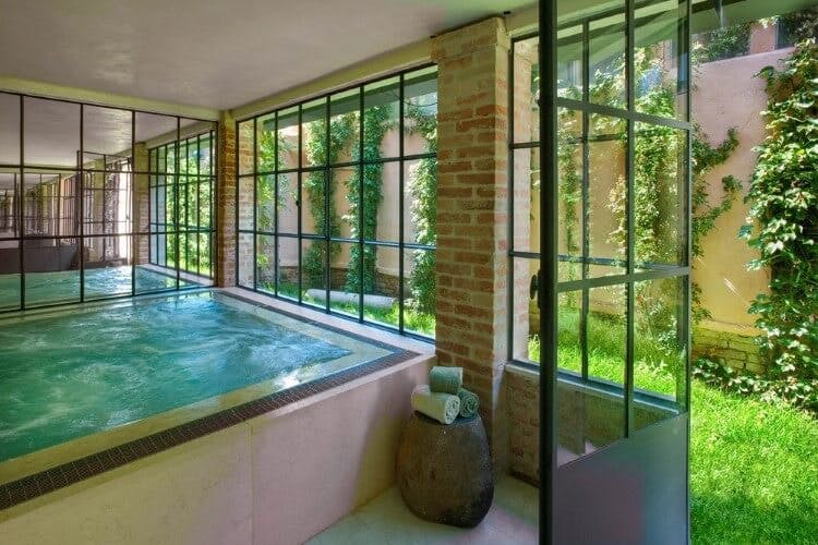 Doge villa with hot tub