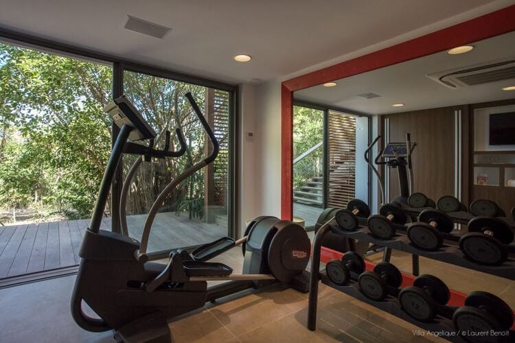 exercise equipment with mirror