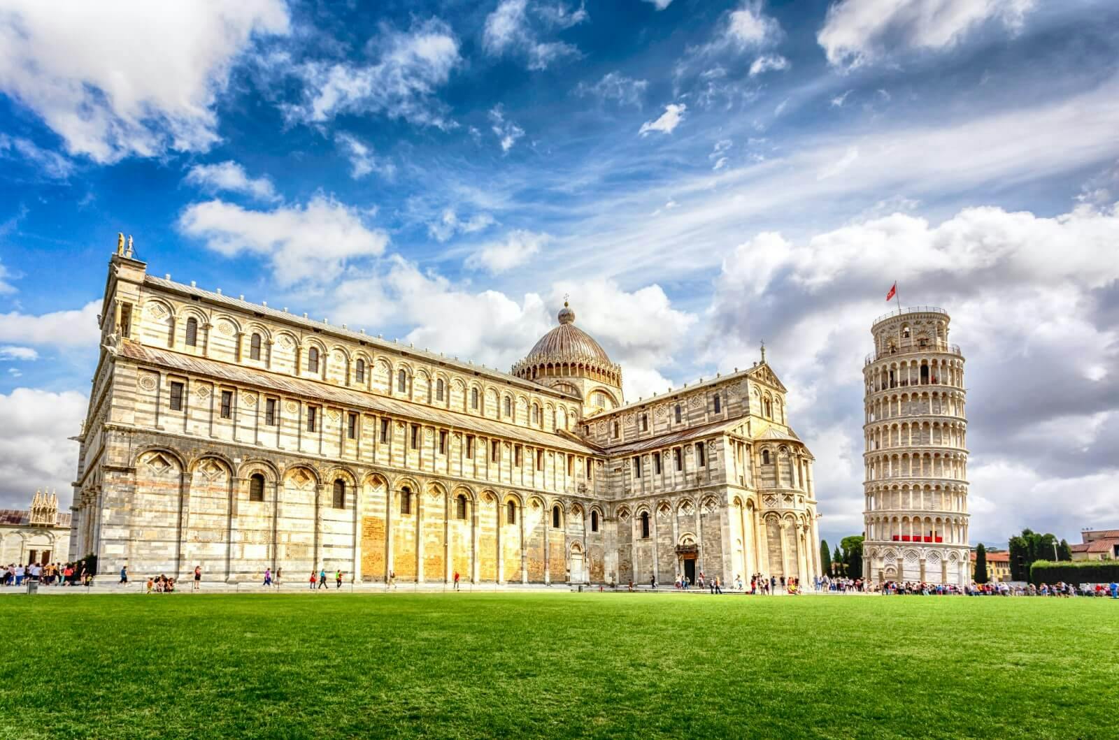 leaning tower of pisa and cathedral