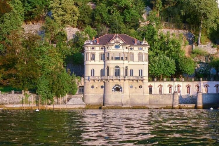Maria lakefront villa in Como