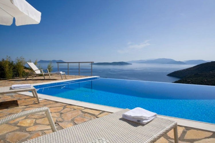 Villa Faneromeni vacation rental with private infinity pool, overlooking the Aegean Sea